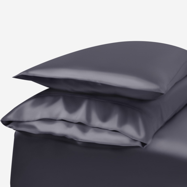 satin pillow case (1 pcs) - Dark Silver
 غطاء وسادة ساتان (قطعة واحدة) - سكني غامق